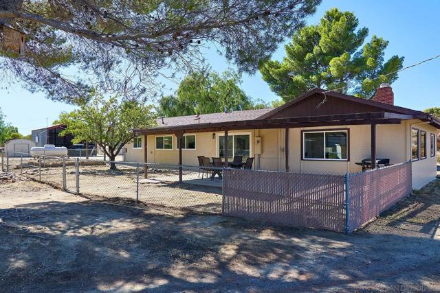 6185 Alpine Blvd, Alpine CA: https://media.crmls.org/mediaz/8488e398-34e4-459c-b89e-b411b0a8c109.jpg