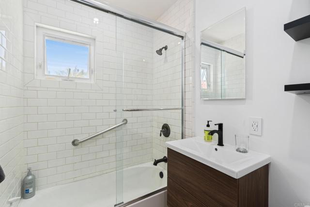 Detail Gallery Image 12 of 15 For 219 24th St, Del Mar,  CA 92014 - 2 Beds | 1/1 Baths