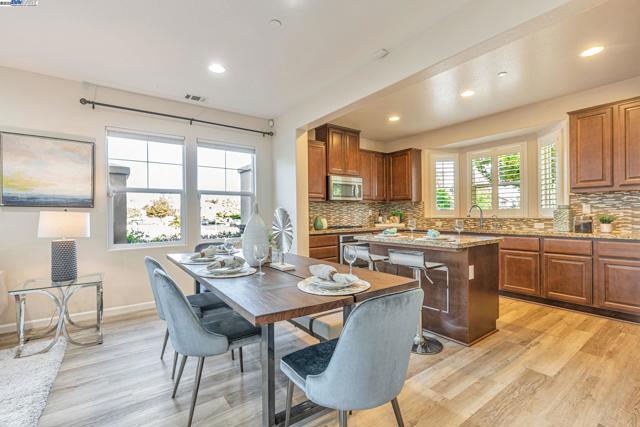 5801 Flora Cmn, Livermore CA: https://media.crmls.org/mediaz/8489cb5d-1d95-4dab-bf7d-5a0d1e84e913.jpg