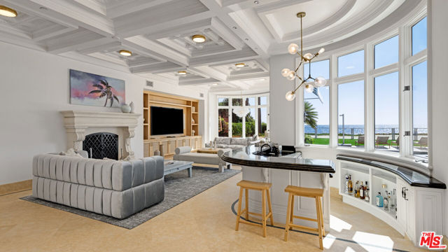 31272 Broad Beach Road, Malibu CA: https://media.crmls.org/mediaz/848a9aa3-ce34-4416-954b-df3fd17c6ba6.jpg