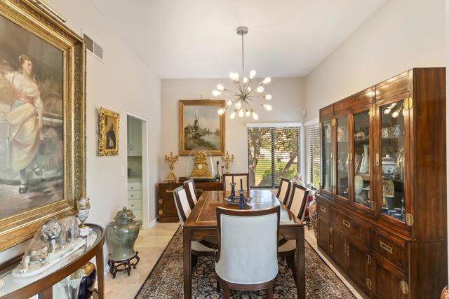 72416 Sommerset Drive, Palm Desert CA: https://media.crmls.org/mediaz/848aef48-9455-423c-87bc-ee23e73d1b4b.jpg