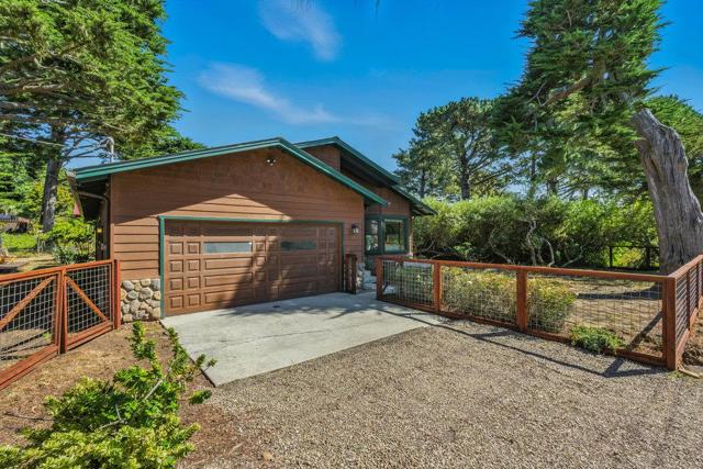 430 Marine Boulevard, Moss Beach CA: https://media.crmls.org/mediaz/848b31d0-422a-4e66-ae1f-b29c45a54b8a.jpg