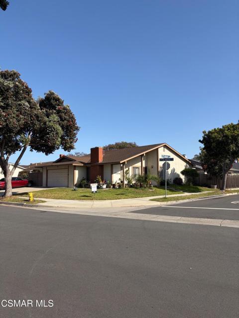 3440 Via Marina Avenue, Oxnard CA: https://media.crmls.org/mediaz/848c5756-9b2f-41e0-8e84-bcfa20de8bb9.jpg