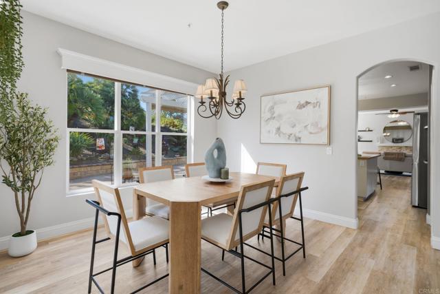 Detail Gallery Image 10 of 68 For 1921 Cresthaven Dr, Vista,  CA 92084 - 4 Beds | 3 Baths