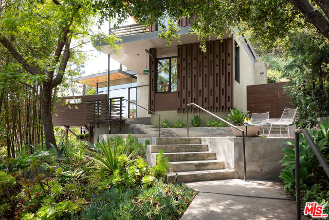 1855 Redcliff Street, Los Angeles CA: https://media.crmls.org/mediaz/848cc3ef-33a8-4bd4-bdcf-76c334655f46.jpg