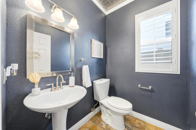 1029 Vista Oak Place, Chula Vista CA: https://media.crmls.org/mediaz/848d001b-bdf5-46c5-9233-19228f2ff26f.jpg