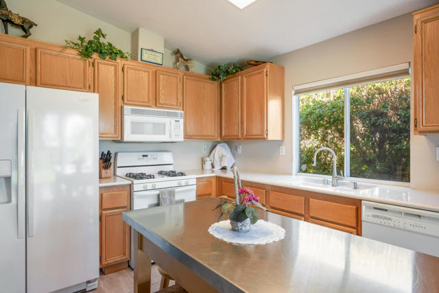 Image 13 of 43 For 49530 Lincoln Drive