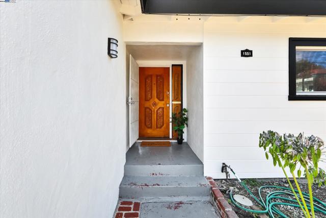 1551 Merced St, Richmond CA: https://media.crmls.org/mediaz/848f4bc0-f7de-413a-9731-92f1ad69a8f2.jpg