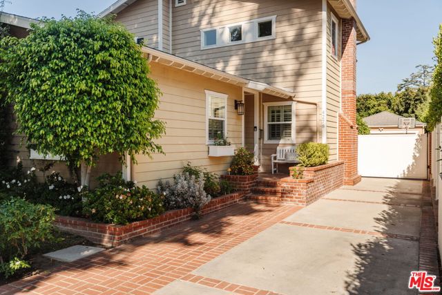 4278 Farmdale Avenue photo 2