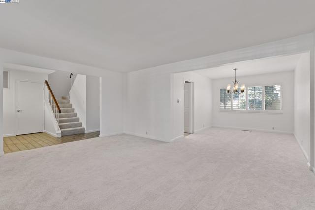 1927 Foxswallow Cir, Pleasanton CA: https://media.crmls.org/mediaz/84902790-6862-4aa6-bb00-7d2c3b340655.jpg