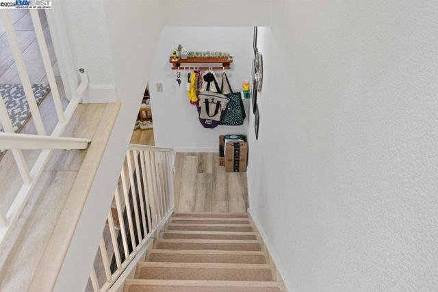 21000 Ocean View Dr, Hayward CA: https://media.crmls.org/mediaz/84902a13-c4e7-413d-9d0e-c2104d3a43c0.jpg