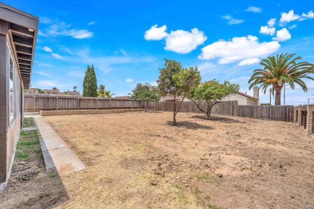 1202 Helix Avenue, Chula Vista CA: https://media.crmls.org/mediaz/8490eecd-feb0-43bd-a382-a4bbeb5caef9.jpg