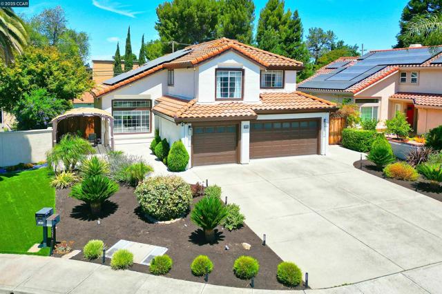 1021 Montclair Court, Livermore CA: https://media.crmls.org/mediaz/8490f7ec-19be-4881-87db-6c29be2fca13.jpg