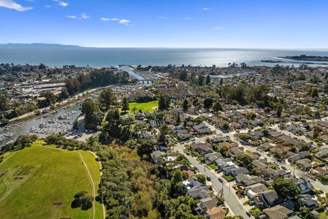 306 Frederick Street, Santa Cruz CA: https://media.crmls.org/mediaz/84911726-76ca-4975-a929-443f513529e9.jpg