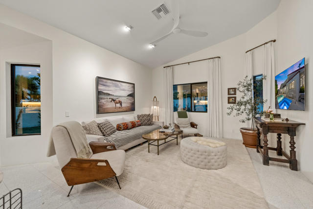 75465 Montecito Drive, Indian Wells CA: https://media.crmls.org/mediaz/8491517f-0837-4d69-9e51-861252391f2a.jpg
