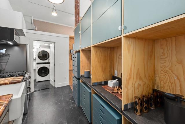 950 Noe Street, San Francisco CA: https://media.crmls.org/mediaz/8491683c-2961-4bda-9852-bf6b05cdd6ca.jpg