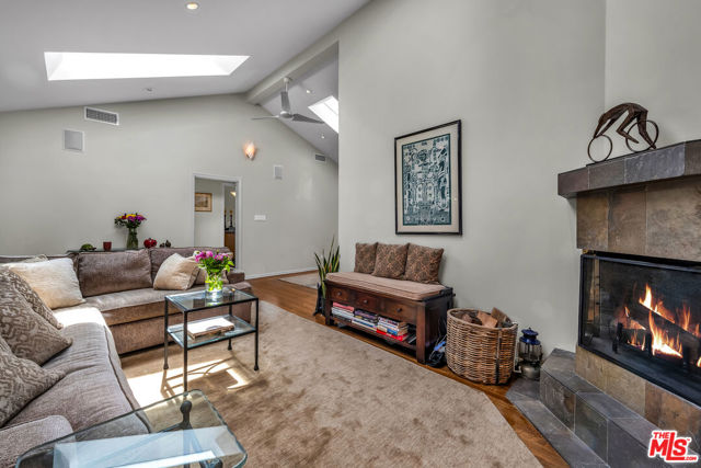 3275 Dos Palos Drive, Los Angeles CA: https://media.crmls.org/mediaz/8491b073-e672-49eb-afea-ce5e07c75a81.jpg