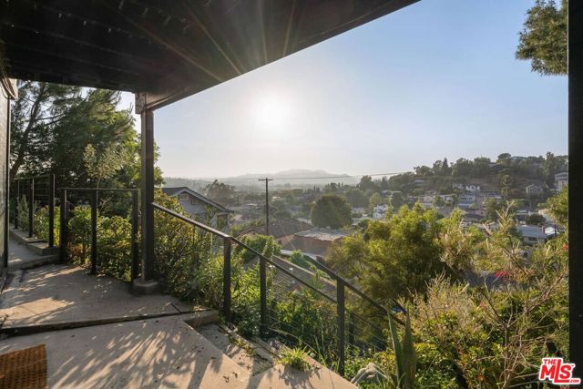 3130 Isabel, Los Angeles CA: https://media.crmls.org/mediaz/8491c118-e053-455d-b9d0-67a9ee001153.jpg