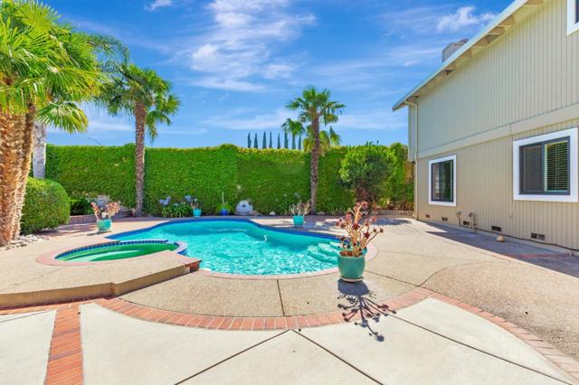 1206 Sycamore Court, Gilroy CA: https://media.crmls.org/mediaz/84923875-d49a-4b70-91bc-74f08789bb35.jpg