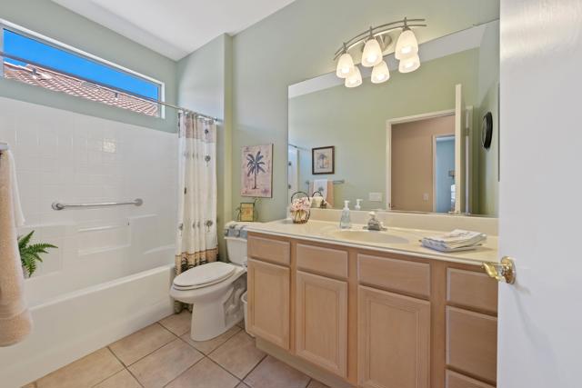 37410 Medjool Avenue, Palm Desert CA: https://media.crmls.org/mediaz/84928893-4b13-4598-a42f-39abf674f0a4.jpg