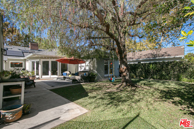 4546 Allott Avenue, Sherman Oaks CA: https://media.crmls.org/mediaz/8492b3da-6240-4eb8-a8ae-7da31b638fc5.jpg