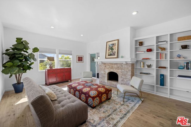 2400 W 74th Street, Los Angeles CA: https://media.crmls.org/mediaz/8492bb4f-0c71-4973-a875-47b96df68ce4.jpg
