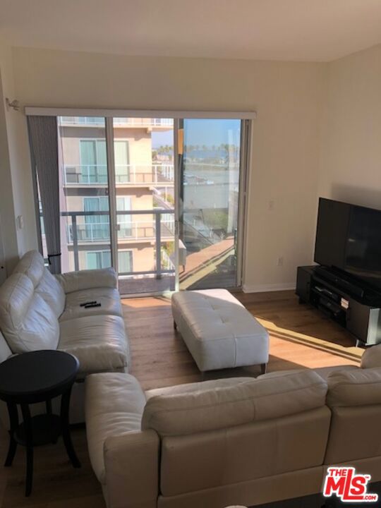 388 E Ocean Boulevard, Long Beach CA: https://media.crmls.org/mediaz/84938622-08c1-4efb-9d4d-8ba911c09cac.jpg