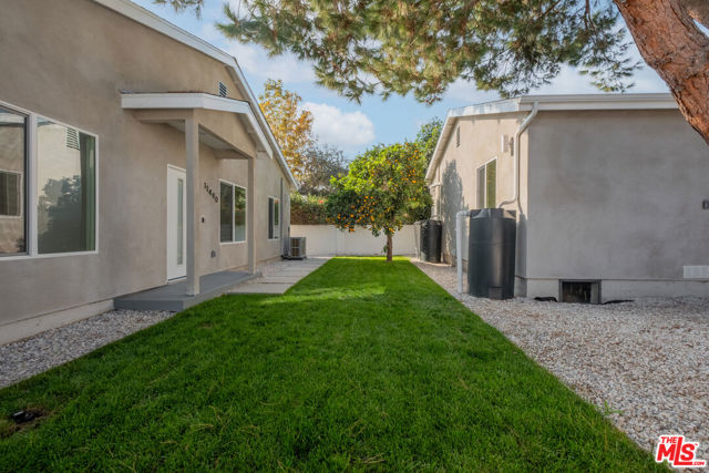11488 Erwin Street, North Hollywood CA: https://media.crmls.org/mediaz/8493b91d-5617-498b-8d6d-6acf671cef03.jpg