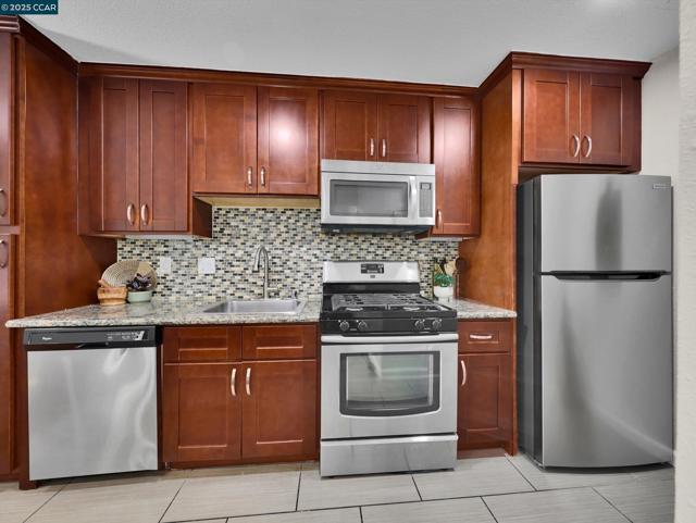 2033 Sierra Rd, Concord CA: https://media.crmls.org/mediaz/8493c144-0868-41f2-a213-5f789d93f1de.jpg