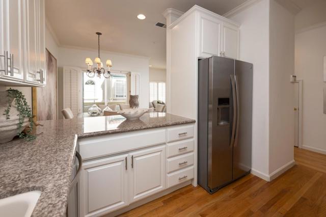 1408 El Camino Real, Burlingame CA: https://media.crmls.org/mediaz/849436f0-9da0-49fe-911f-8c46a7754a09.jpg