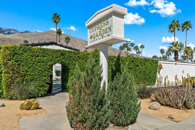 1595 S Indian Trail, Palm Springs CA: https://media.crmls.org/mediaz/849491d7-f83c-468a-9241-8451f7b7e85a.jpg