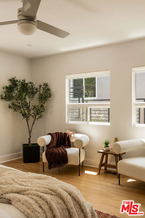1414 N Coronado Terrace, Los Angeles CA: https://media.crmls.org/mediaz/8496599e-a0c0-40e5-9844-0e0b030acf44.jpg