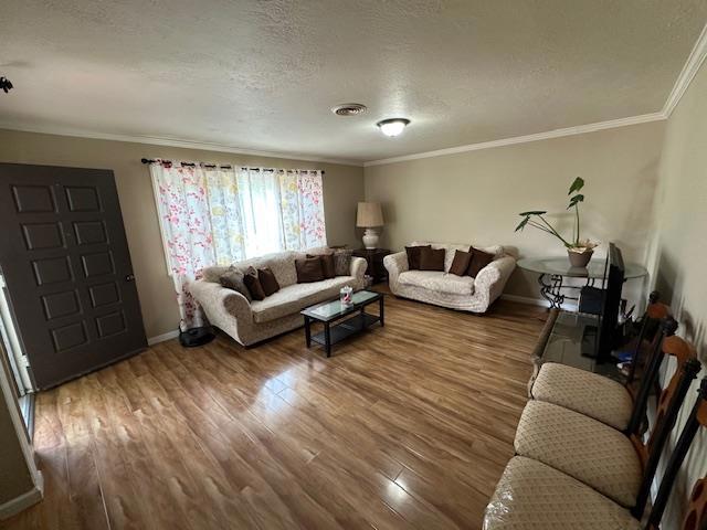 1825 Luzern Street, Seaside CA: https://media.crmls.org/mediaz/84967904-cad3-4443-9d5e-2ccd7f996e26.jpg