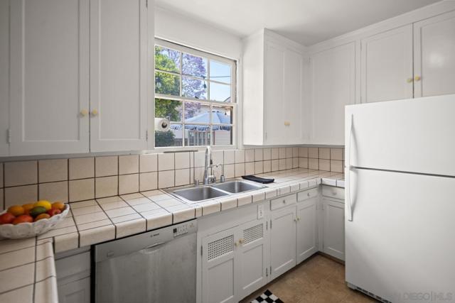 1506 5Th St, Coronado CA: https://media.crmls.org/mediaz/8496c04a-fe59-4765-bf8a-3077788424b7.jpg