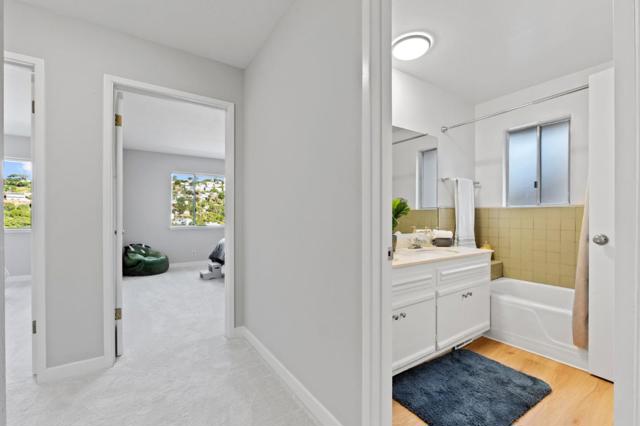 942 Viewridge Drive, San Mateo CA: https://media.crmls.org/mediaz/8497076b-fef7-4441-abce-03fd777e9889.jpg