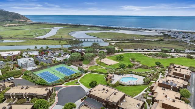 2191 Caminito Del Barco, Del Mar CA: https://media.crmls.org/mediaz/849719ef-643e-4560-b69b-e76246ebfaba.jpg