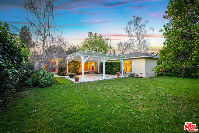 5102 Gaviota Avenue photo 5