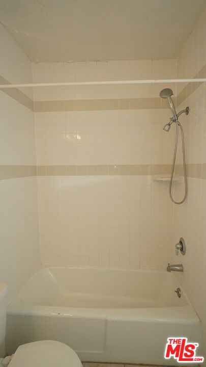 1338 14TH Street, Santa Monica CA: https://media.crmls.org/mediaz/8497593d-e8e4-484b-a136-135eec87db62.jpg