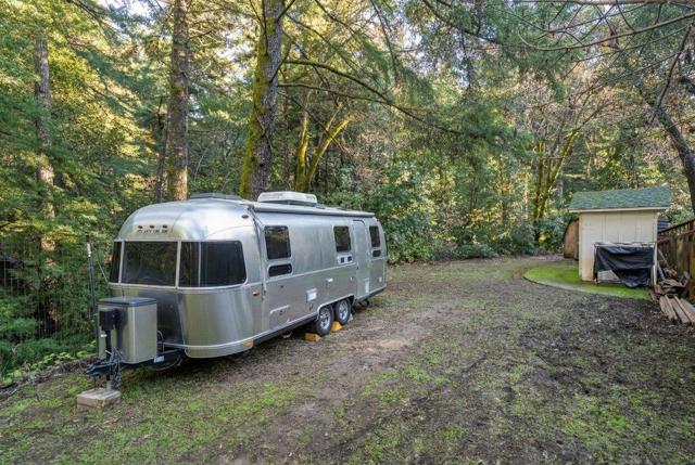 17710 Bear Creek Road, Boulder Creek CA: https://media.crmls.org/mediaz/8497f12a-8359-4c45-9b46-288ca0e09345.jpg