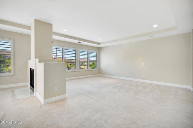 3044 Ferncrest Place, Thousand Oaks CA: https://media.crmls.org/mediaz/84981044-3205-4046-99c5-fb7cf794ef0d.jpg