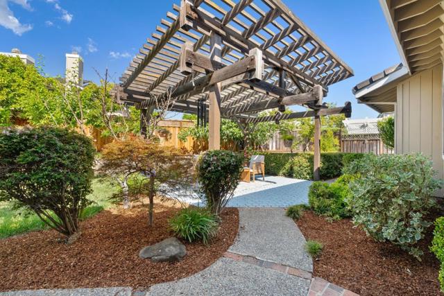 5949 Porto Alegre Drive, San Jose CA: https://media.crmls.org/mediaz/84981909-c70f-4eea-be05-c50a3081b0d7.jpg