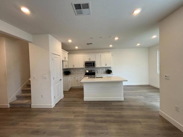 61 Brook Lane, Pittsburg CA: https://media.crmls.org/mediaz/8498611c-d469-4f18-b9f1-6347f9be6013.jpg