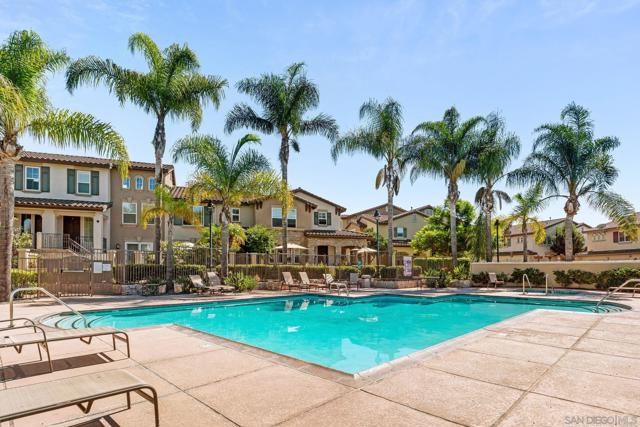 10482 Hollingsworth Way, San Diego CA: https://media.crmls.org/mediaz/8498815b-bf46-42b6-b9f4-7237c0e30399.jpg