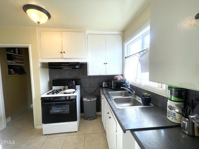 136 S Roosevelt Avenue, Oxnard CA: https://media.crmls.org/mediaz/84992928-f28e-4427-b2f8-4201151ea2c8.jpg