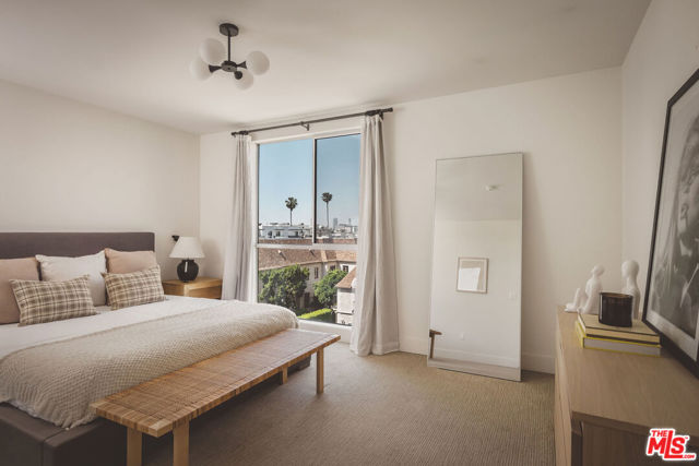 118 N Kings Road, Los Angeles CA: https://media.crmls.org/mediaz/8499dfaa-15fc-46b3-a48a-ee104de511fa.jpg