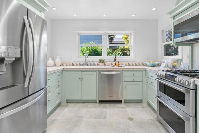 910 Pelton Avenue, Santa Cruz CA: https://media.crmls.org/mediaz/849a26b8-509e-4e95-958a-1c20629eaf07.jpg
