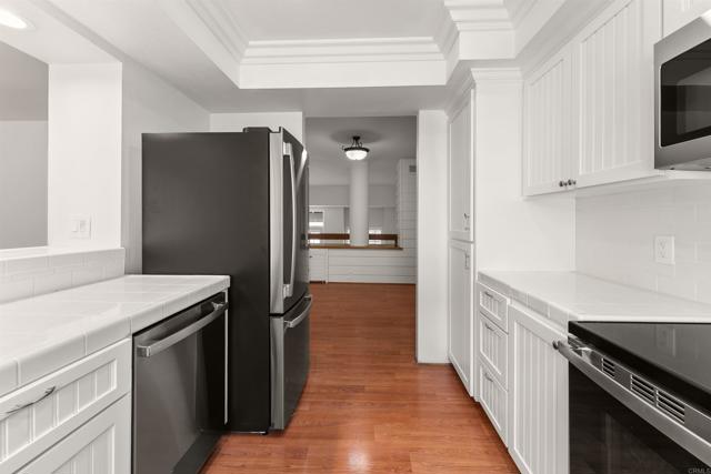 Detail Gallery Image 12 of 25 For 3115 Morning Way, La Jolla,  CA 92037 - 3 Beds | 2/1 Baths