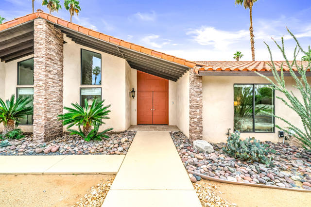 2305 E Sonora Road, Palm Springs CA: https://media.crmls.org/mediaz/849b3a0e-7299-452f-94ab-a3648604e035.jpg