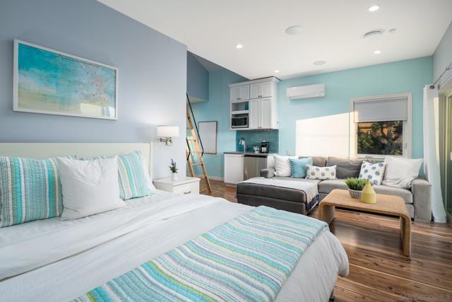 7570 Cabrillo Ave, La Jolla CA: https://media.crmls.org/mediaz/849b7164-19a0-4b32-9d20-9da51cec00f6.jpg