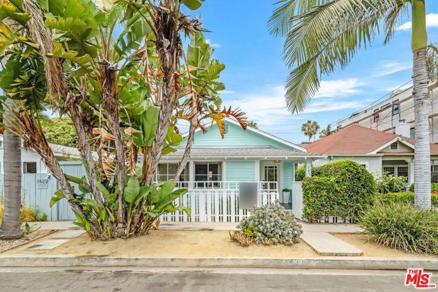 1433 Cabrillo Avenue, Venice, California 90291, 3 Bedrooms Bedrooms, ,2 BathroomsBathrooms,Single Family Residence,For Sale,Cabrillo,24427493